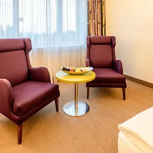 4* Отель Plaza Premium